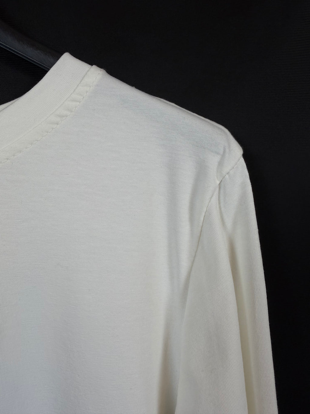 T-shirt manica lunga taglio diagonale