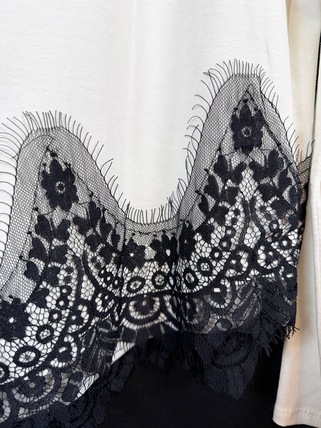 T-shirt manica lunga taglio diagonale