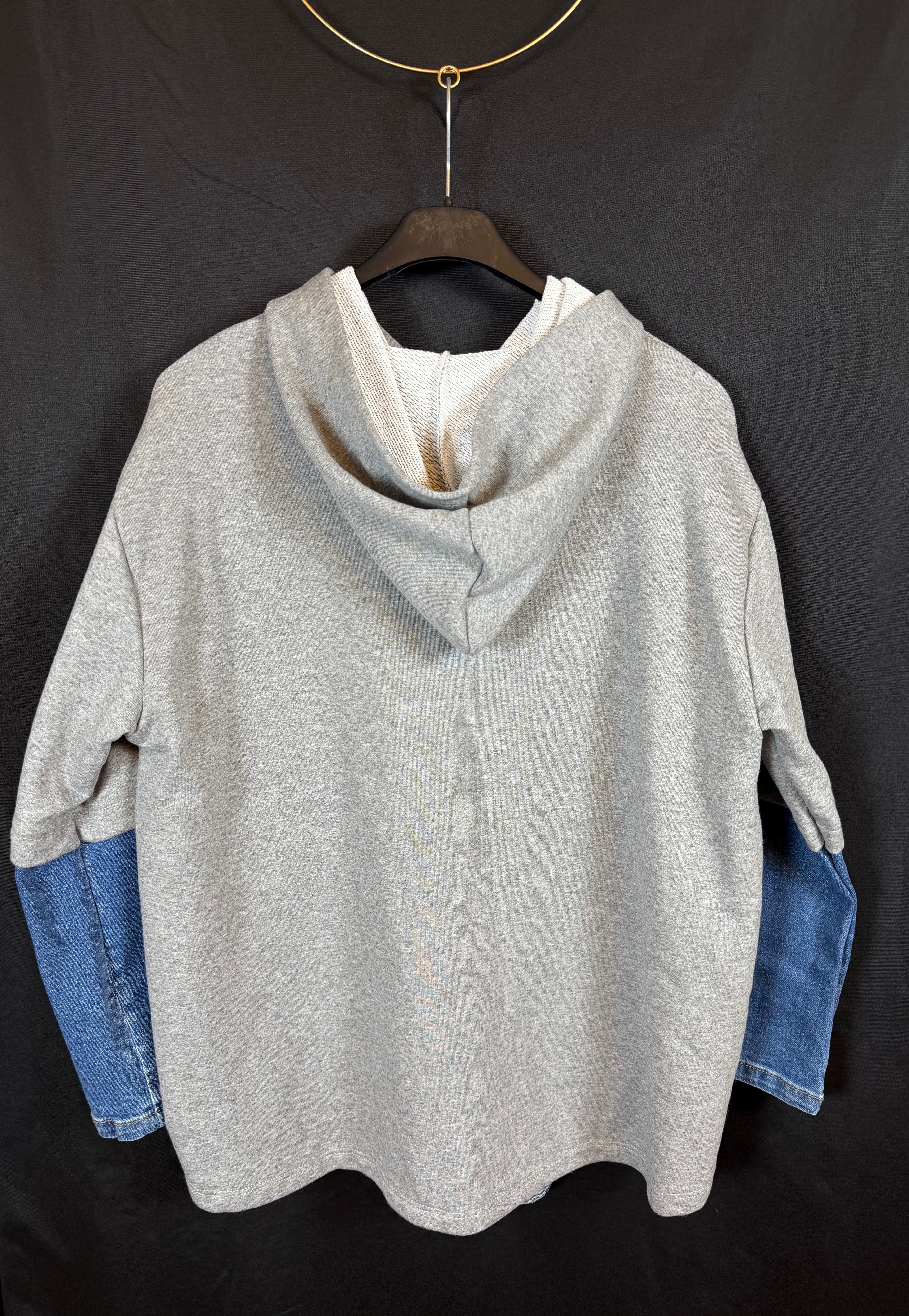 Coordinato felpa e denim