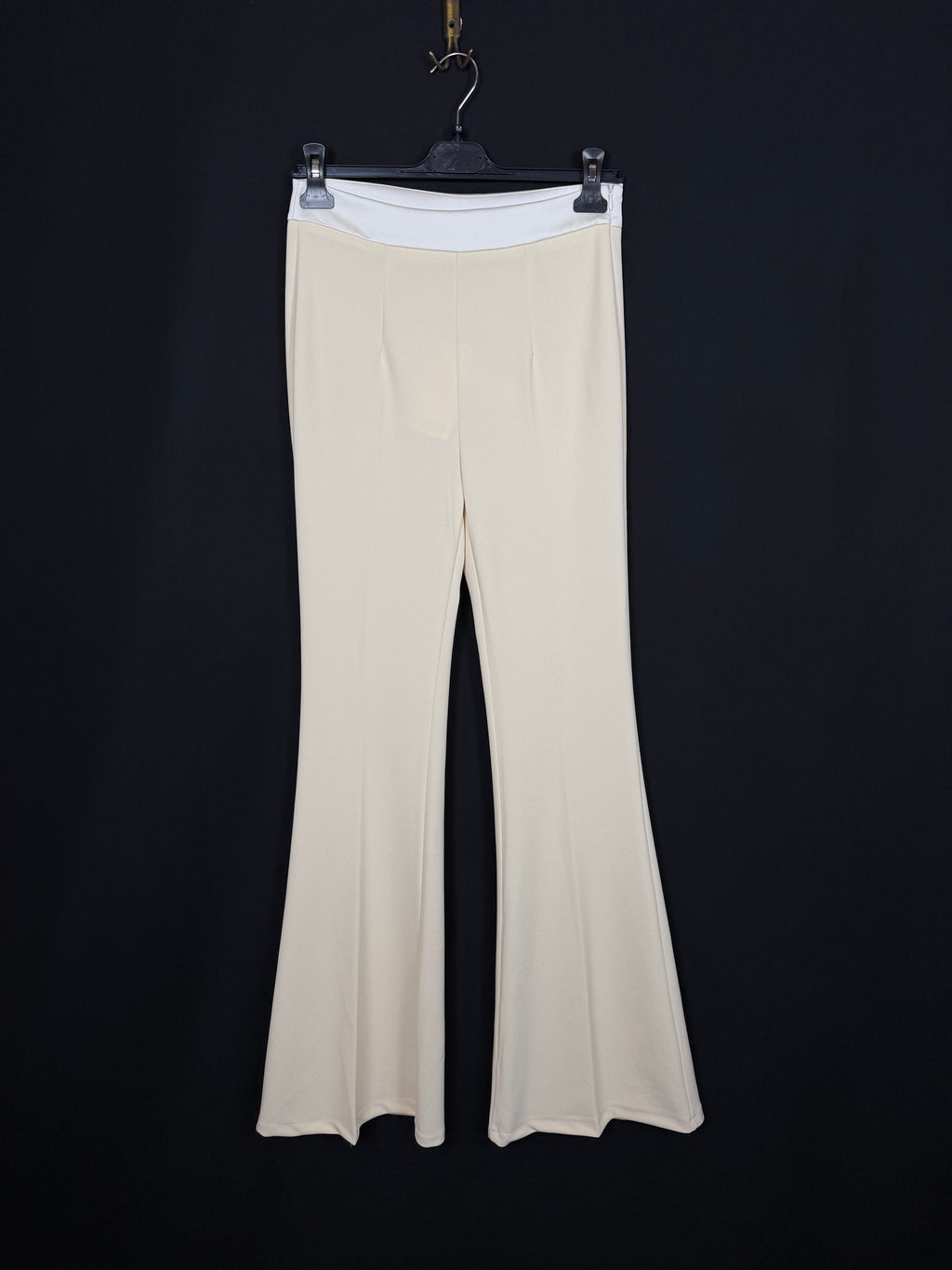 Pantaloni tailleur