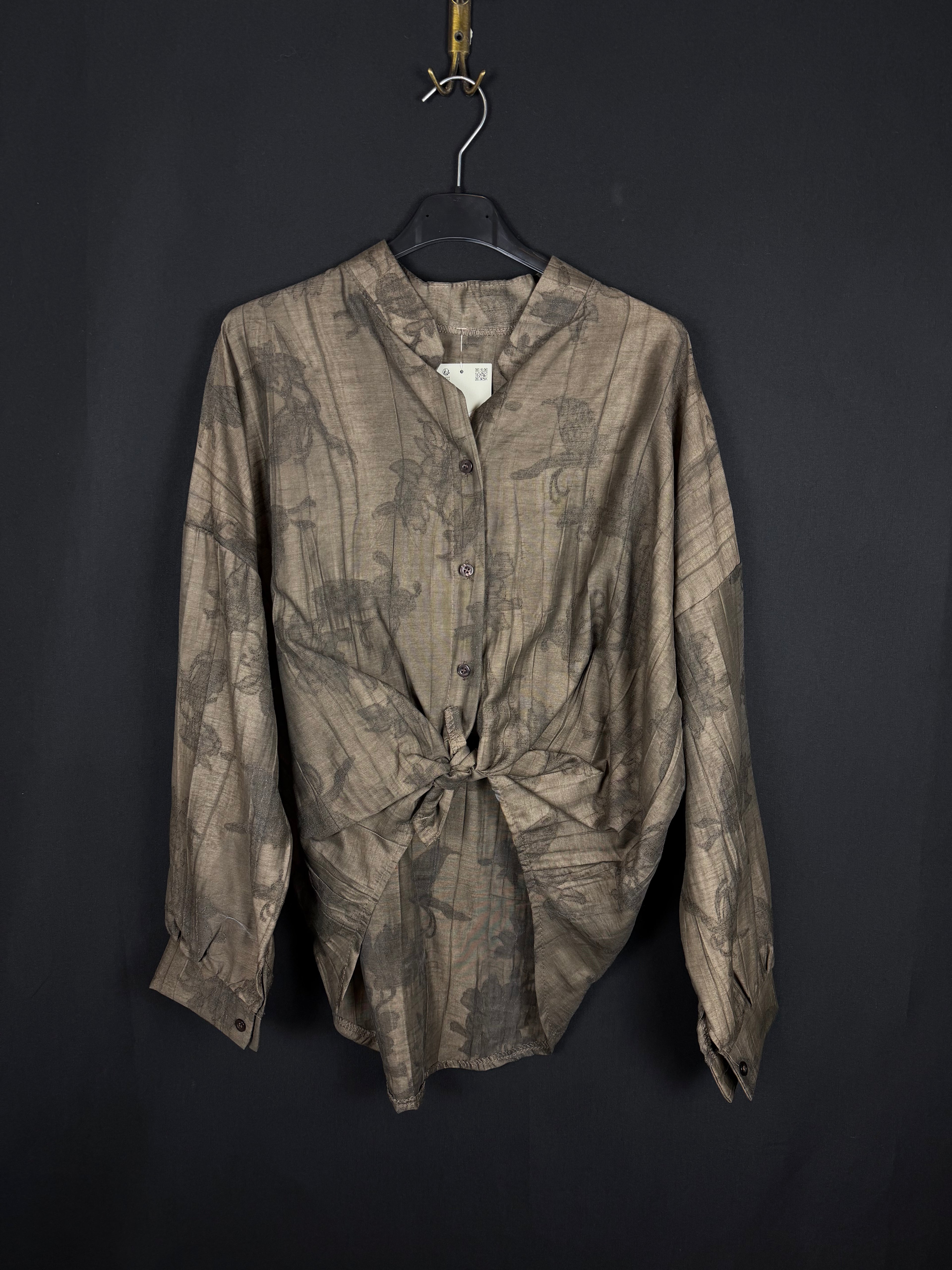 Camicia tono su tono