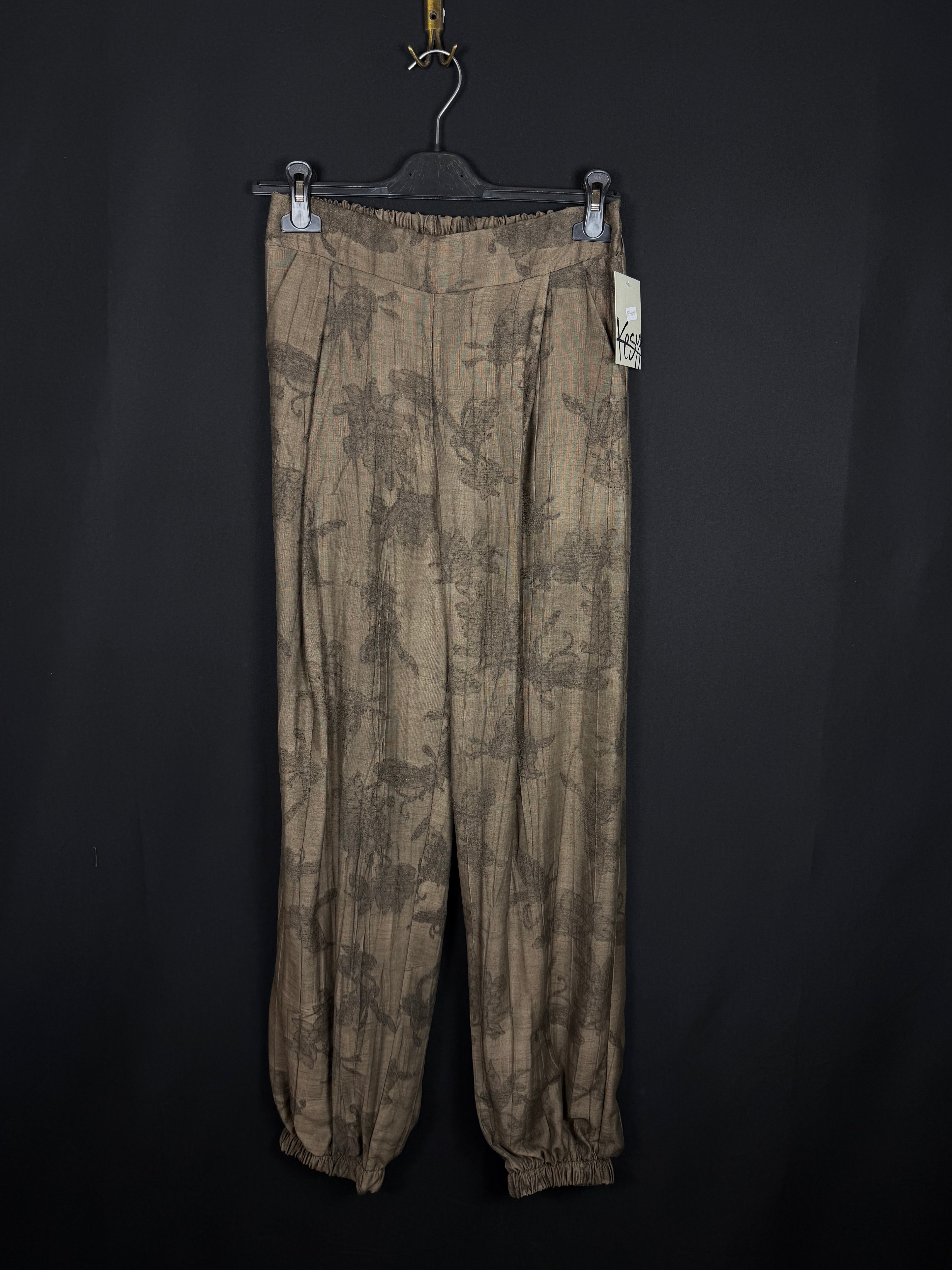 Pantalone tono su tono