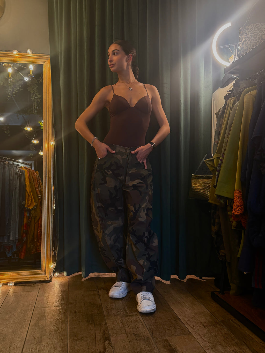 Pantalone over camouflage